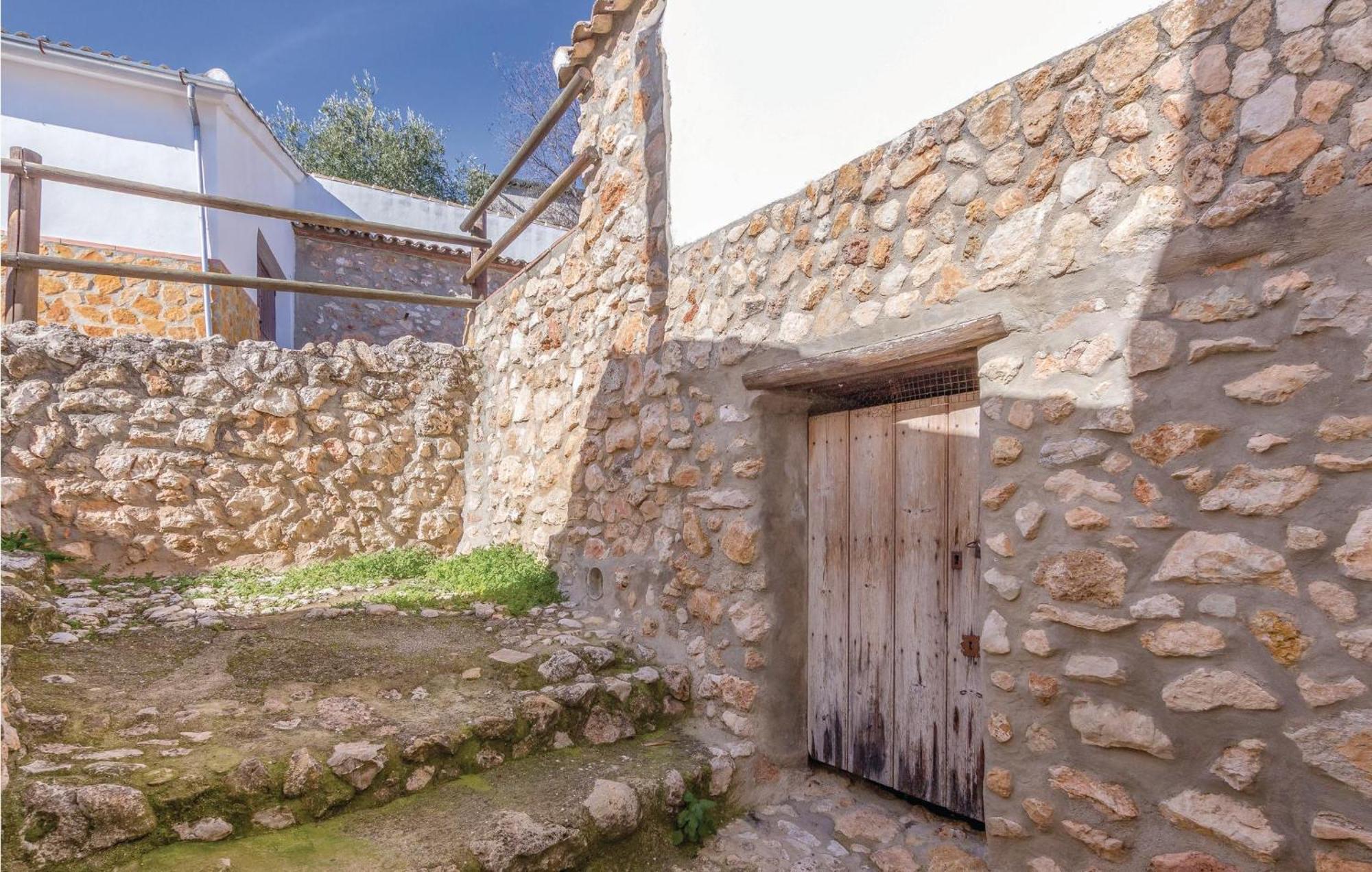 8 Bedroom Lovely Home In Iznájar Exterior photo